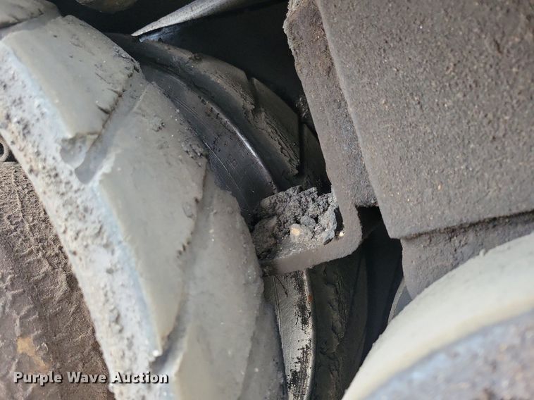 image for item DL7852 Roadtec RP175  paver