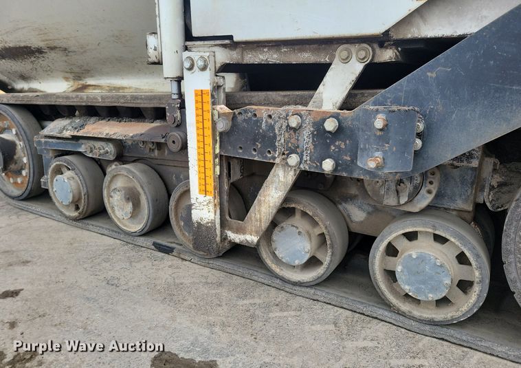 image for item DL7852 Roadtec RP175  paver