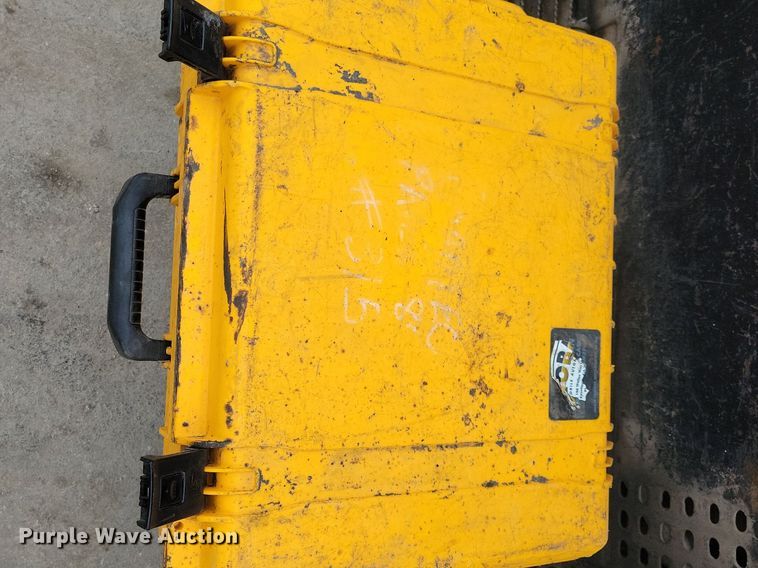image for item DL7852 Roadtec RP175  paver