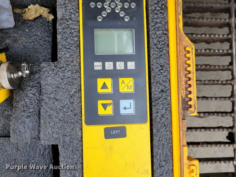 image for item DL7852 Roadtec RP175  paver