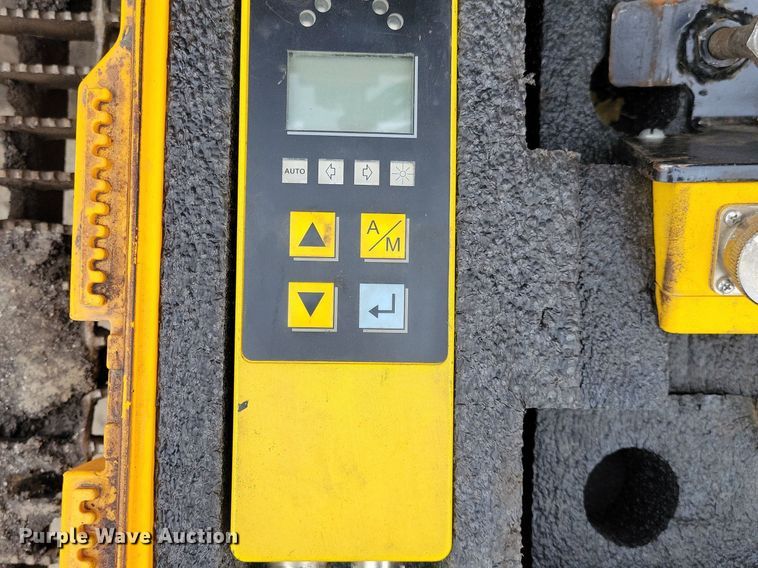 image for item DL7852 Roadtec RP175  paver