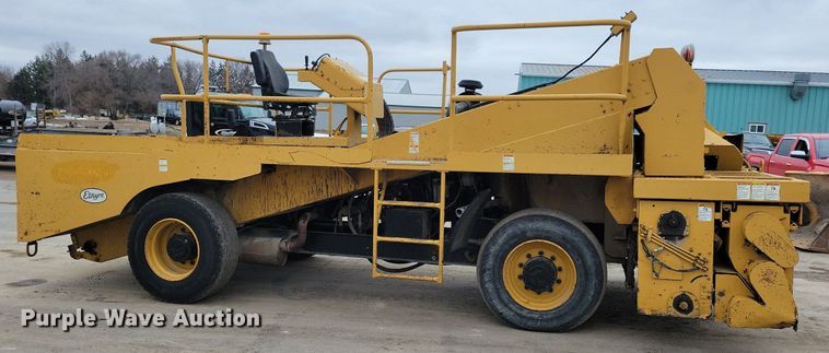 image for item DL7853 2000 Etnyre chip spreader