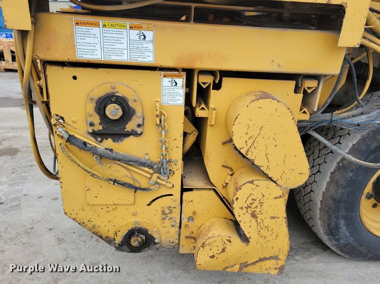 image for item DL7853 2000 Etnyre chip spreader