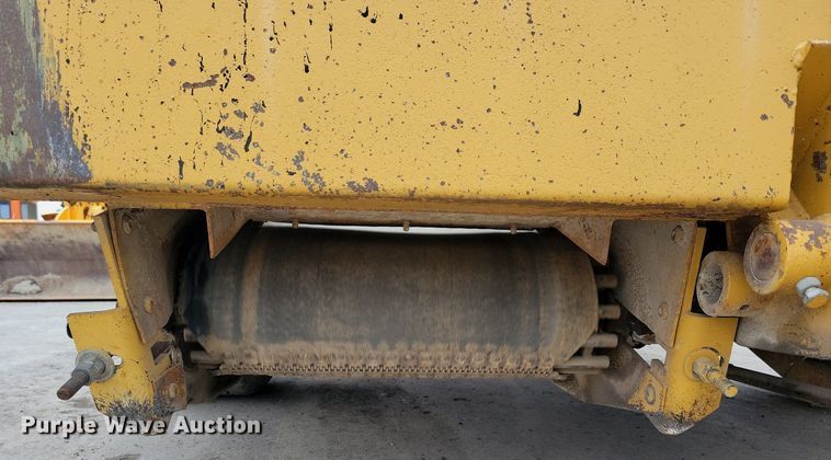 image for item DL7853 2000 Etnyre chip spreader