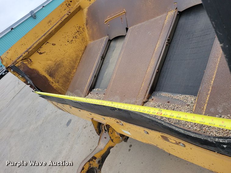 image for item DL7853 2000 Etnyre chip spreader