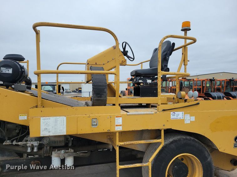 image for item DL7853 2000 Etnyre chip spreader