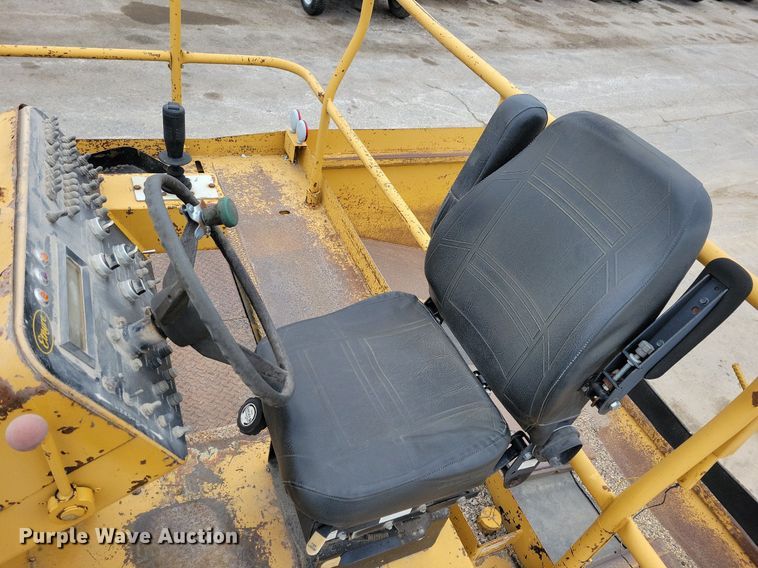 image for item DL7853 2000 Etnyre chip spreader