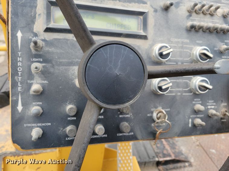 image for item DL7853 2000 Etnyre chip spreader