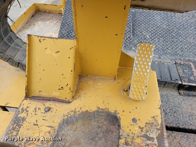 image for item DL7853 2000 Etnyre chip spreader