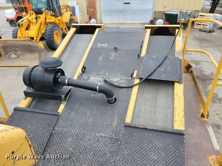 image for item DL7853 2000 Etnyre chip spreader