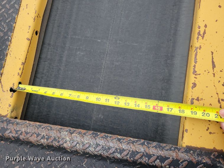 image for item DL7853 2000 Etnyre chip spreader