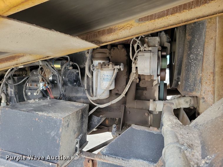 image for item DL7853 2000 Etnyre chip spreader