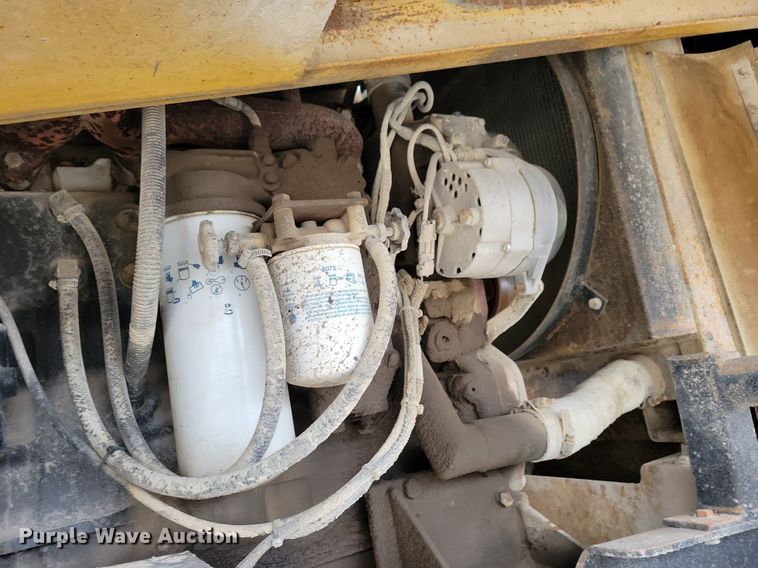 image for item DL7853 2000 Etnyre chip spreader