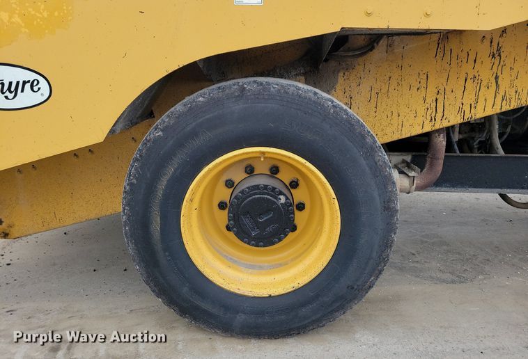 image for item DL7853 2000 Etnyre chip spreader