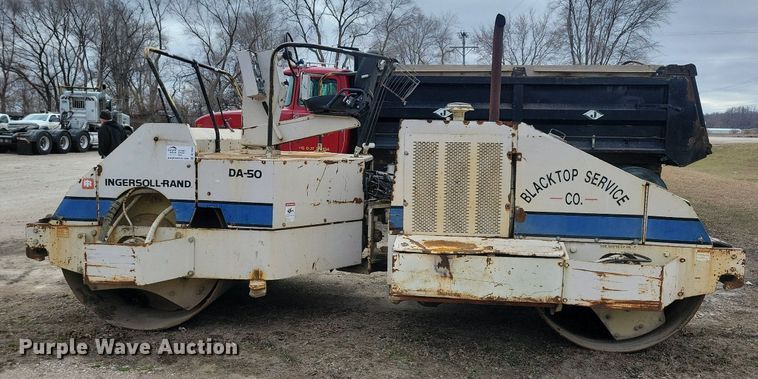 image for item DL7854 1989 Ingersoll Rand  DA-50 double drum vibratory roller