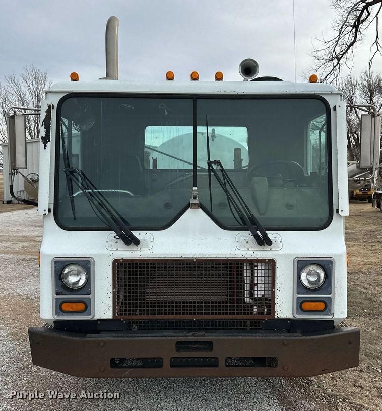 image for item DM2685 1997 Mack MR688P semi truck