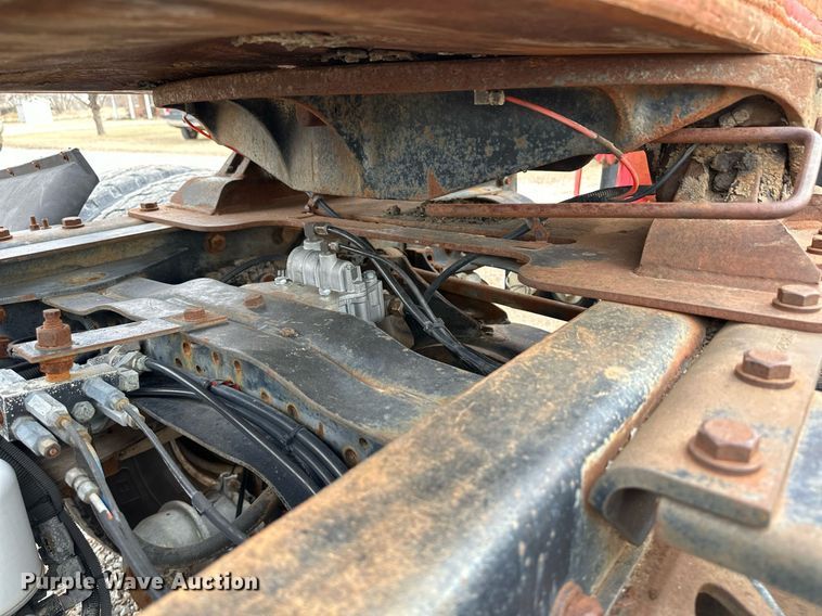 image for item DM2685 1997 Mack MR688P semi truck