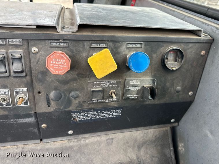 image for item DM2685 1997 Mack MR688P semi truck