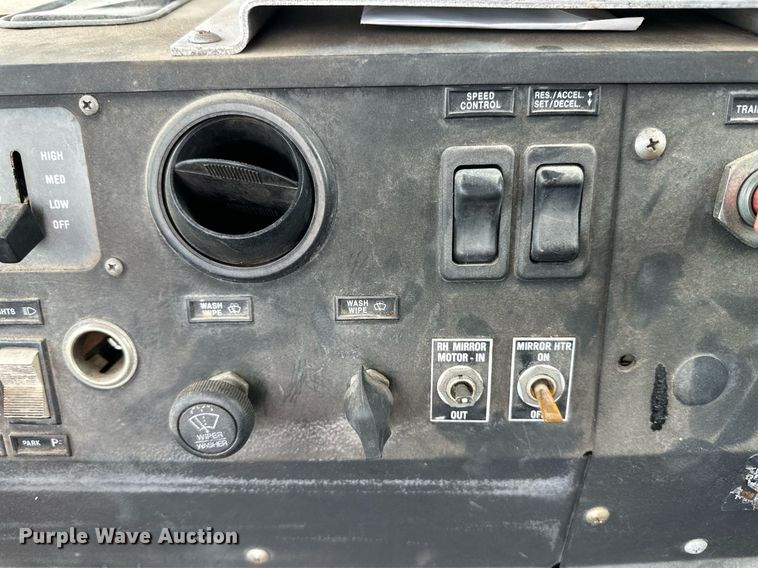 image for item DM2685 1997 Mack MR688P semi truck