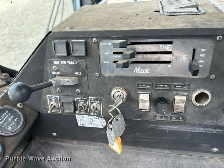 image for item DM2685 1997 Mack MR688P semi truck