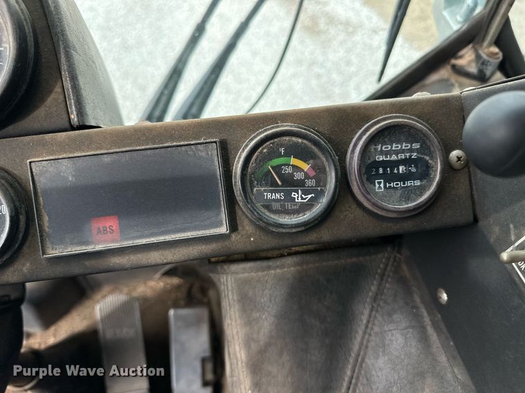 image for item DM2685 1997 Mack MR688P semi truck