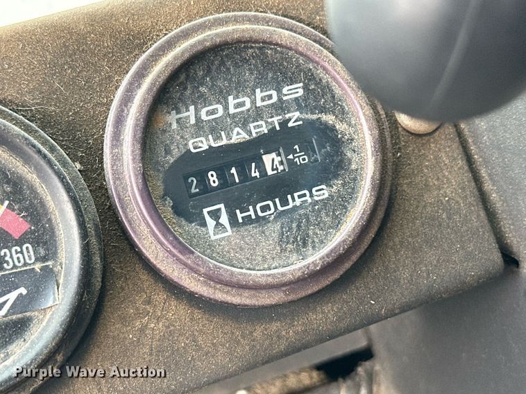 image for item DM2685 1997 Mack MR688P semi truck