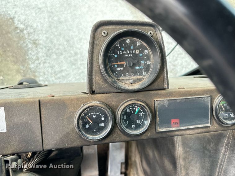 image for item DM2685 1997 Mack MR688P semi truck