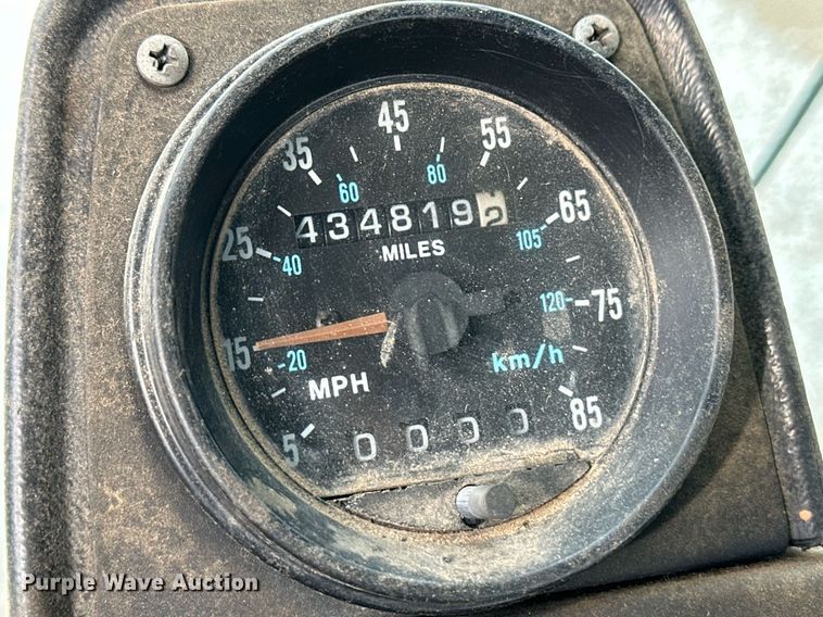 image for item DM2685 1997 Mack MR688P semi truck