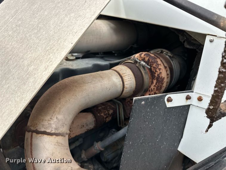 image for item DM2685 1997 Mack MR688P semi truck