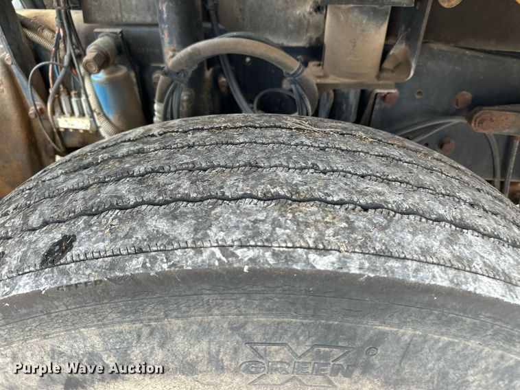 image for item DM2685 1997 Mack MR688P semi truck