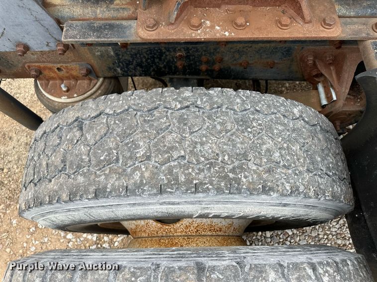 image for item DM2685 1997 Mack MR688P semi truck