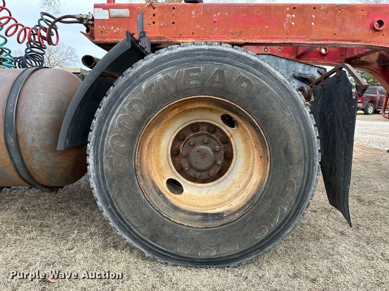 image for item DM2685 1997 Mack MR688P semi truck