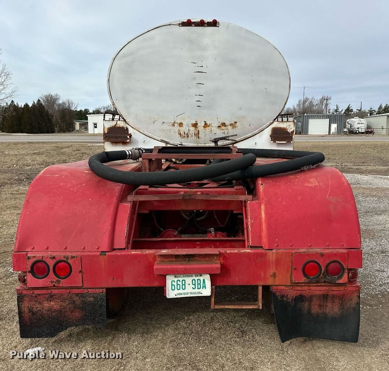 image for item DM2686 1977 tank trailer