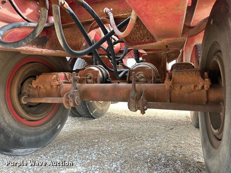 image for item DM2686 1977 tank trailer