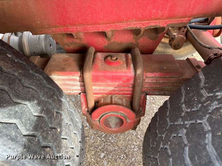 image for item DM2686 1977 tank trailer