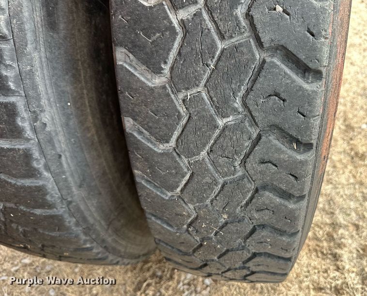 image for item DM2686 1977 tank trailer