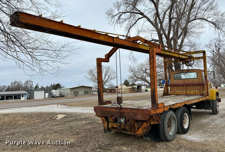 image for item DM2688 1974 Ford  8000 crane truck