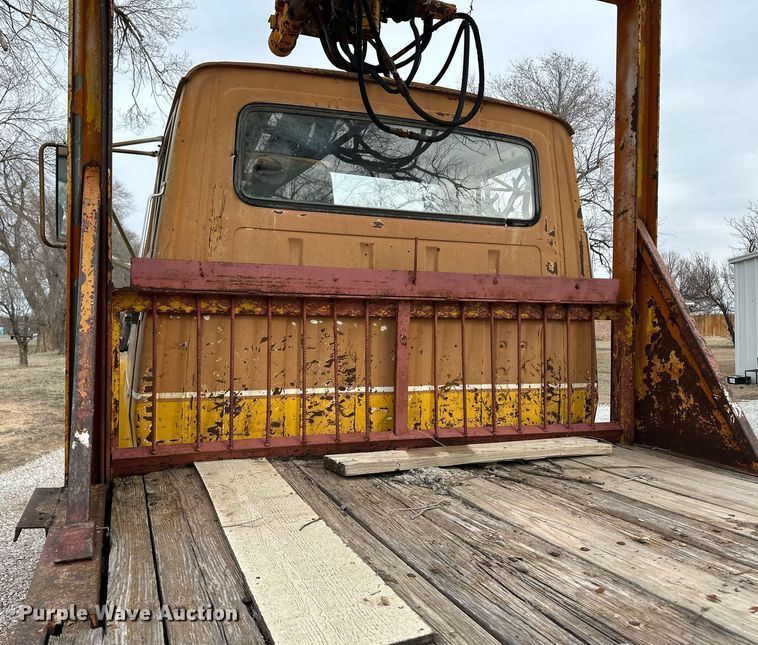 image for item DM2688 1974 Ford  8000 crane truck