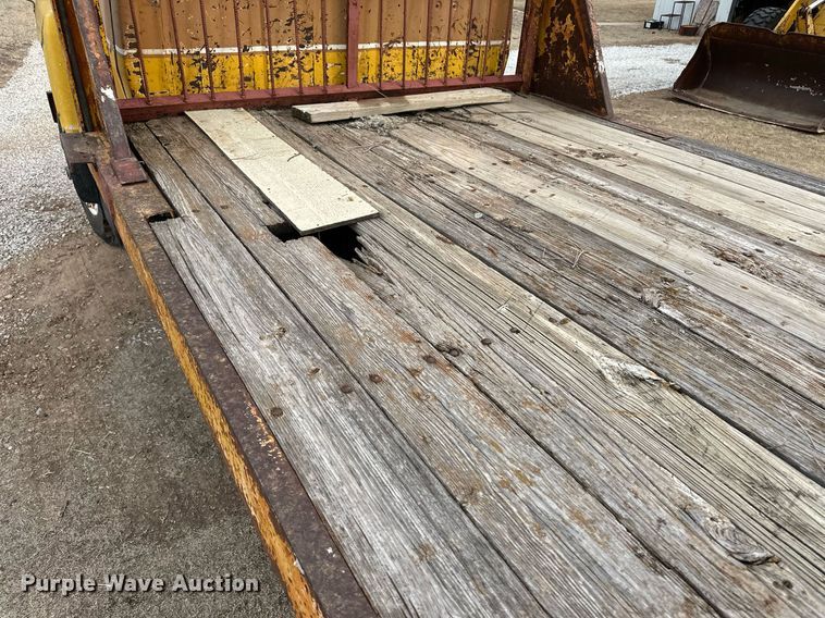 image for item DM2688 1974 Ford  8000 crane truck