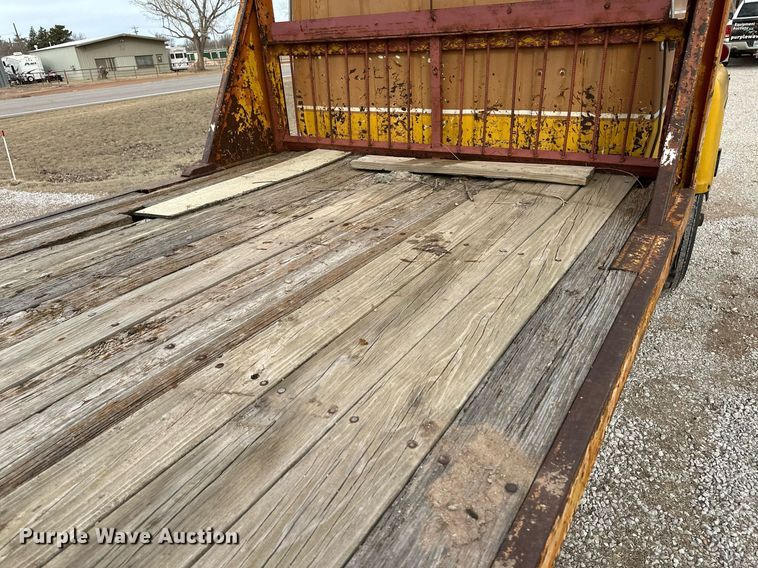 image for item DM2688 1974 Ford  8000 crane truck