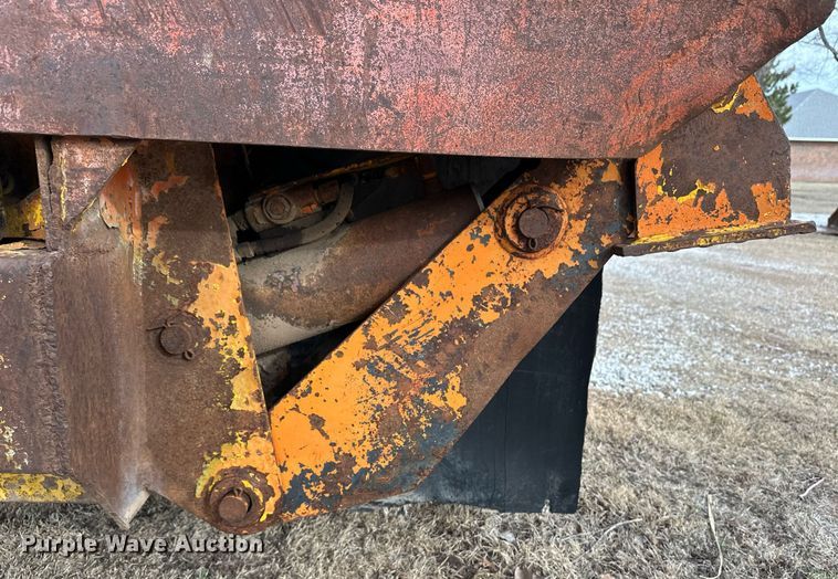 image for item DM2688 1974 Ford  8000 crane truck