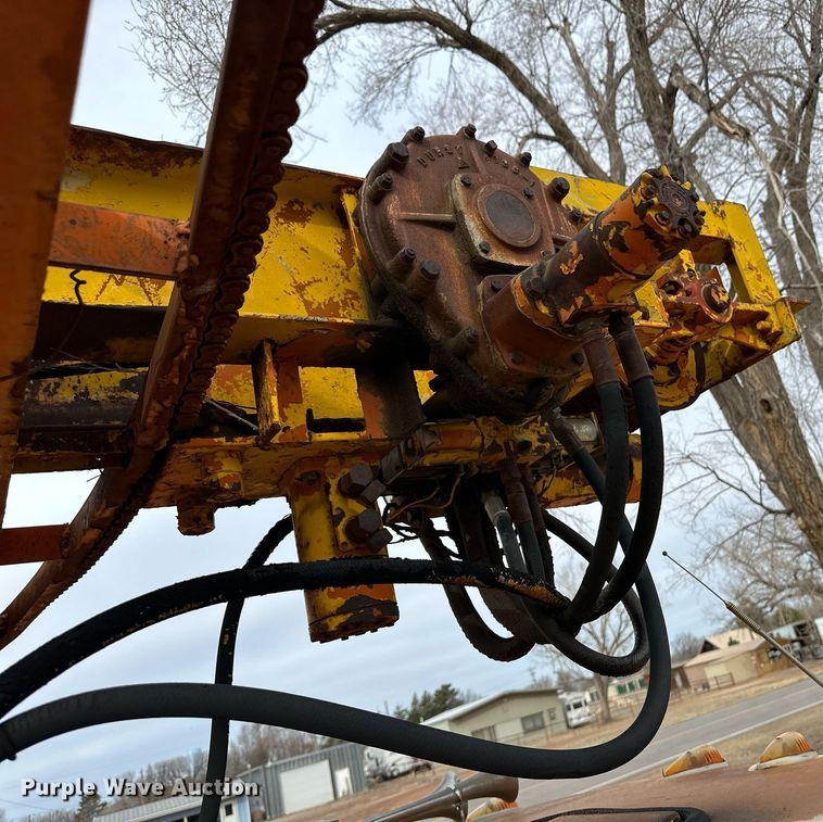 image for item DM2688 1974 Ford  8000 crane truck