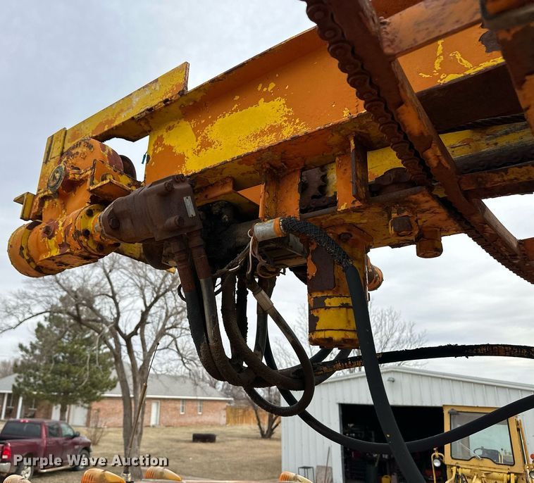 image for item DM2688 1974 Ford  8000 crane truck