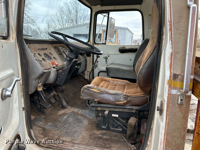 image for item DM2688 1974 Ford  8000 crane truck