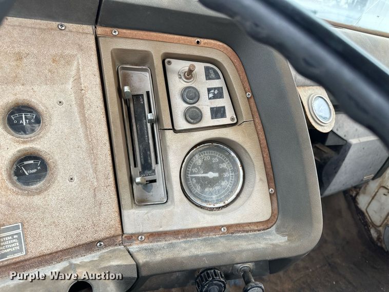 image for item DM2688 1974 Ford  8000 crane truck