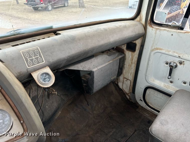 image for item DM2688 1974 Ford  8000 crane truck