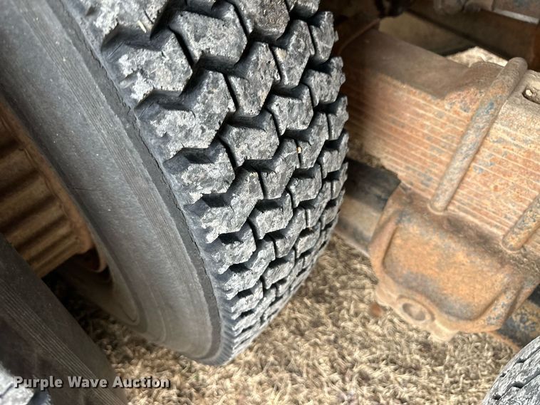 image for item DM2688 1974 Ford  8000 crane truck