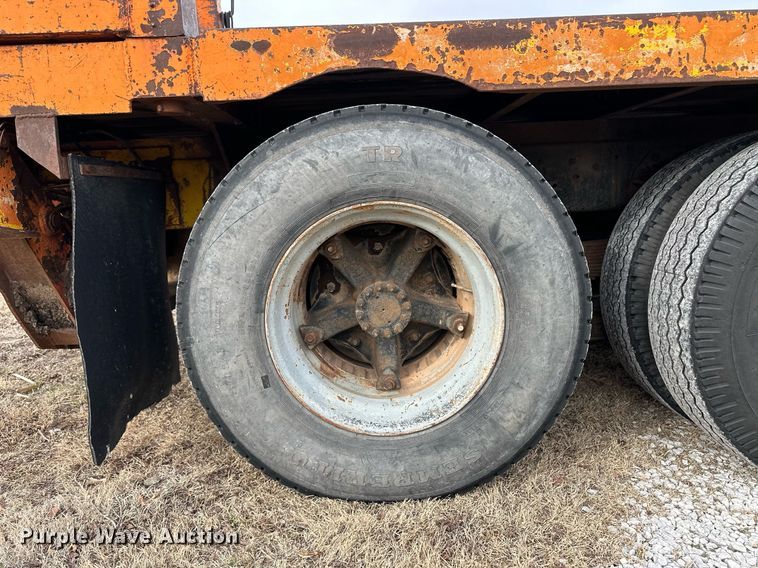 image for item DM2688 1974 Ford  8000 crane truck