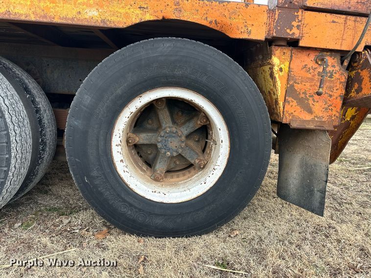 image for item DM2688 1974 Ford  8000 crane truck