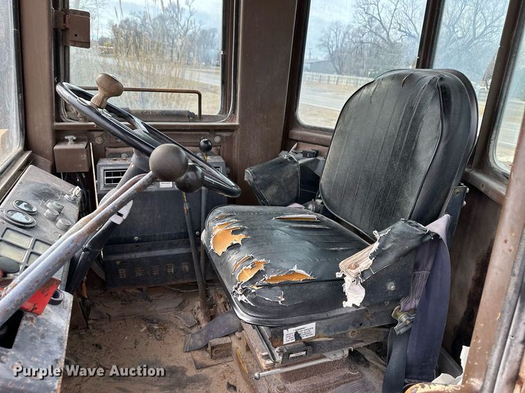 image for item DM2689 1987 Dresser 530 wheel loader